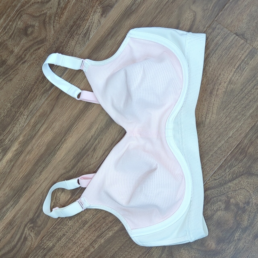 Triaction by Triumph Free Motion W Bra - Picture 5 of 6